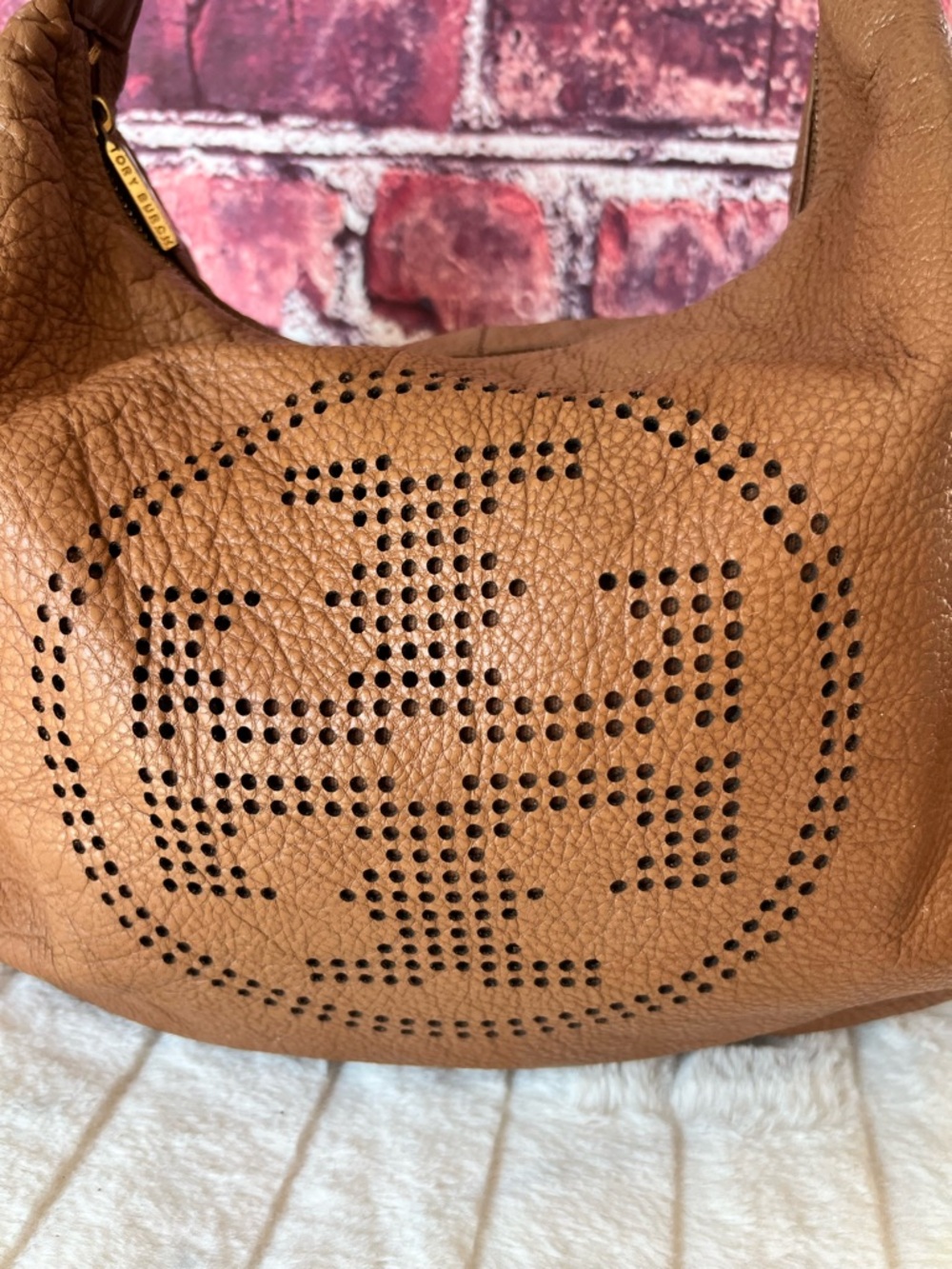 Tory Burch Kipp Perforated Logo Hobo Bag - Pebbled Tan Leather - Picture 2 of 13